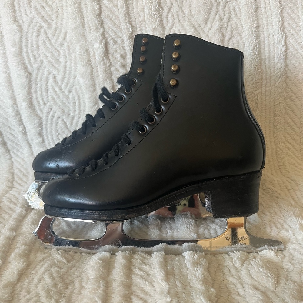 Ice Skates Harlick Competitor+ Boots & Cornation Ace Blades 4 1/2 B Lightly Used